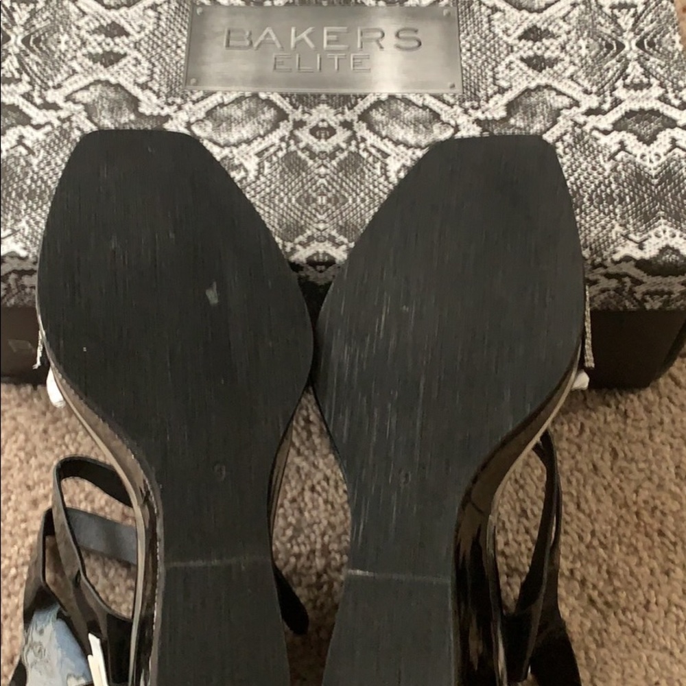 Shoe’s - Picture 4 of 6